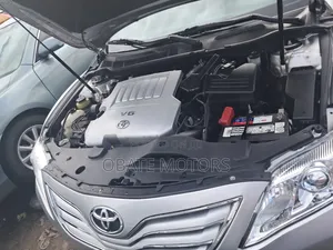 Toyota Camry 2010 Silver
