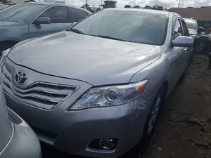 Toyota Camry 2010 Silver