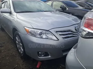 Toyota Camry 2010 Silver