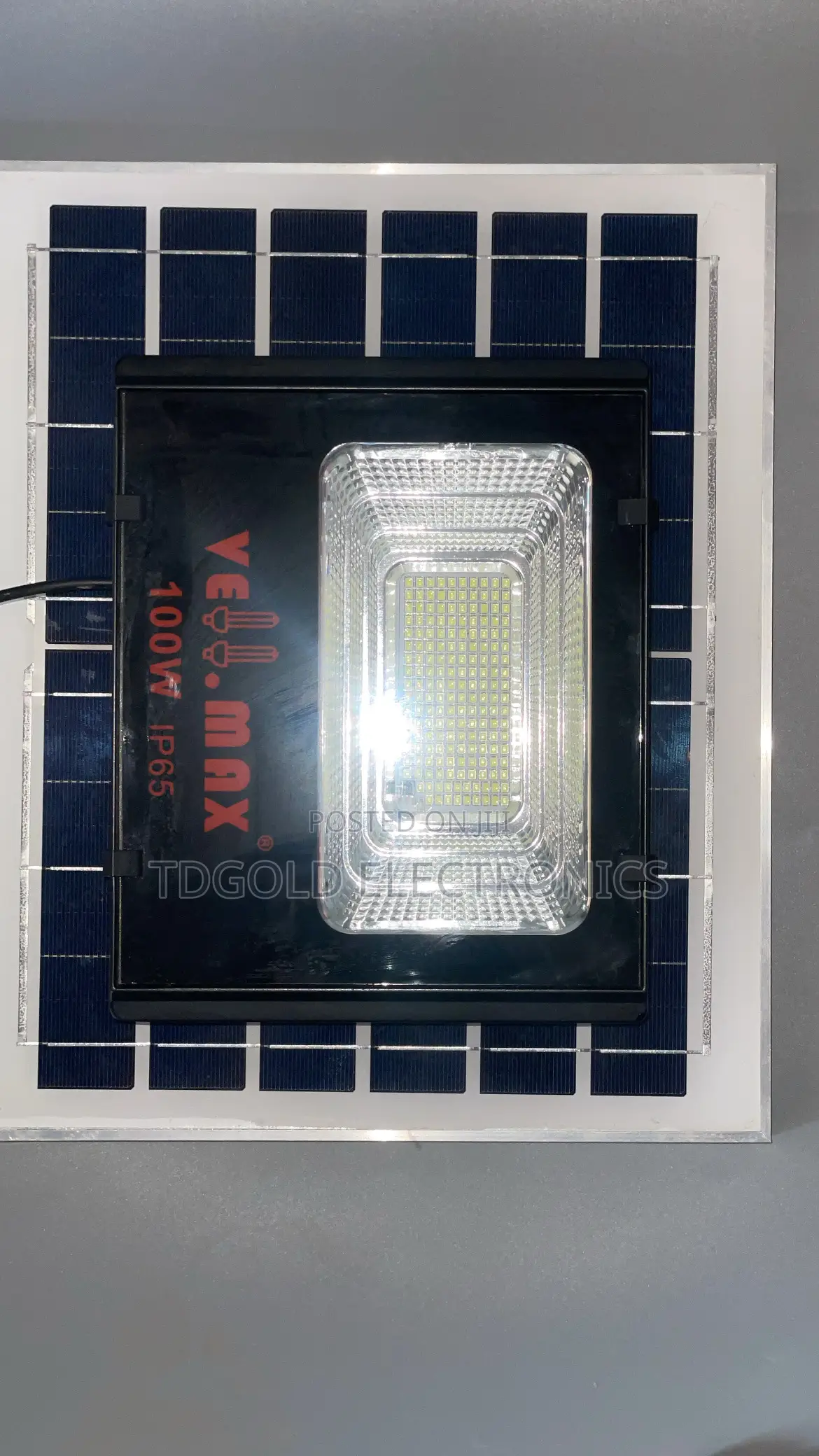 Vellmax Recharge Solar Light