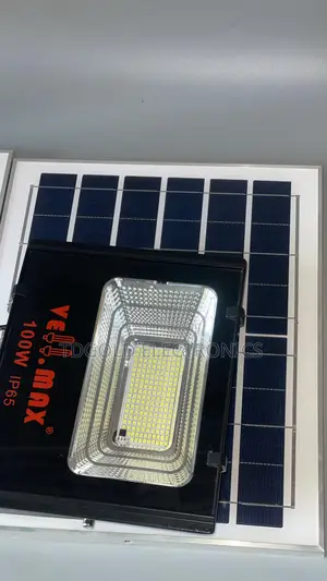 Vellmax Recharge Solar Light
