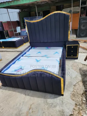 Bed Set of a 4.5by6 With Drawer