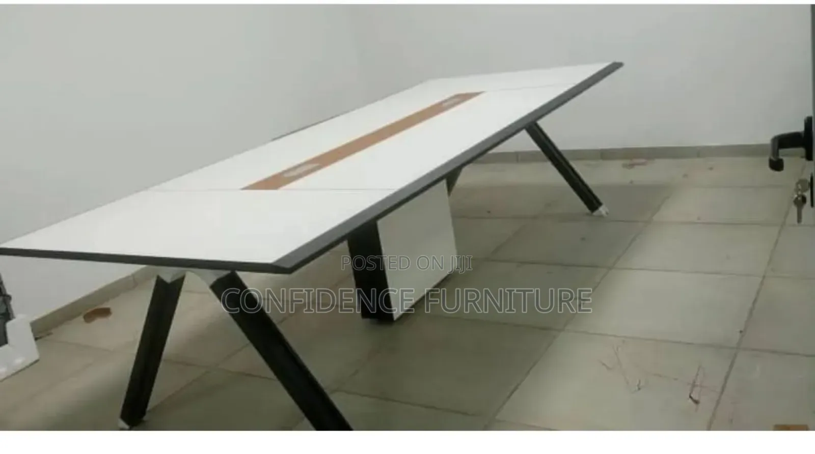Quality Simple Designed Conference Table by 8 Seaters