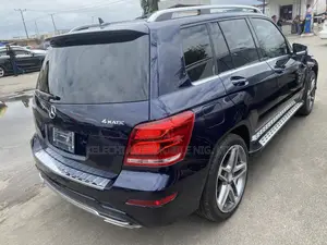Mercedes-Benz GLK-Class Base GLK 350 4dr AWD 4MATIC (3.5L 6cyl 7A) 2015