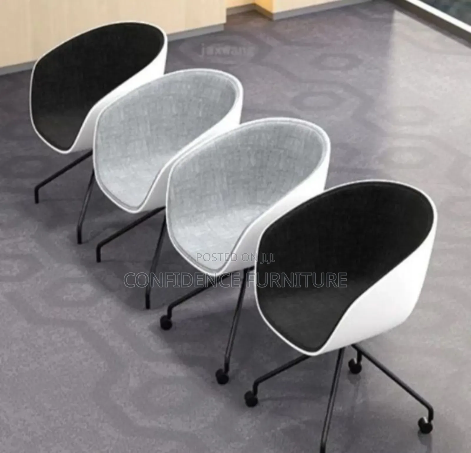 Quality Rolling Chair for Bar and Lounge