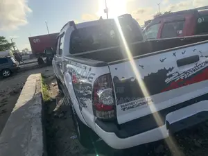 Toyota Tacoma 2014 White