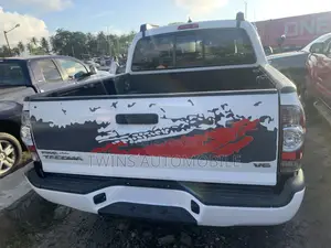 Toyota Tacoma 2014 White