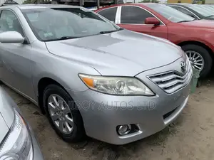 Toyota Camry 2011 Silver