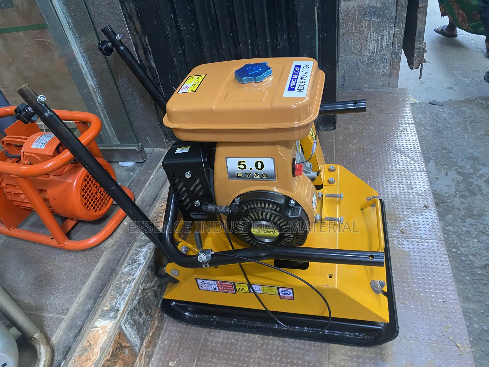 Gasoline Engine Poka Concrete Vibrator