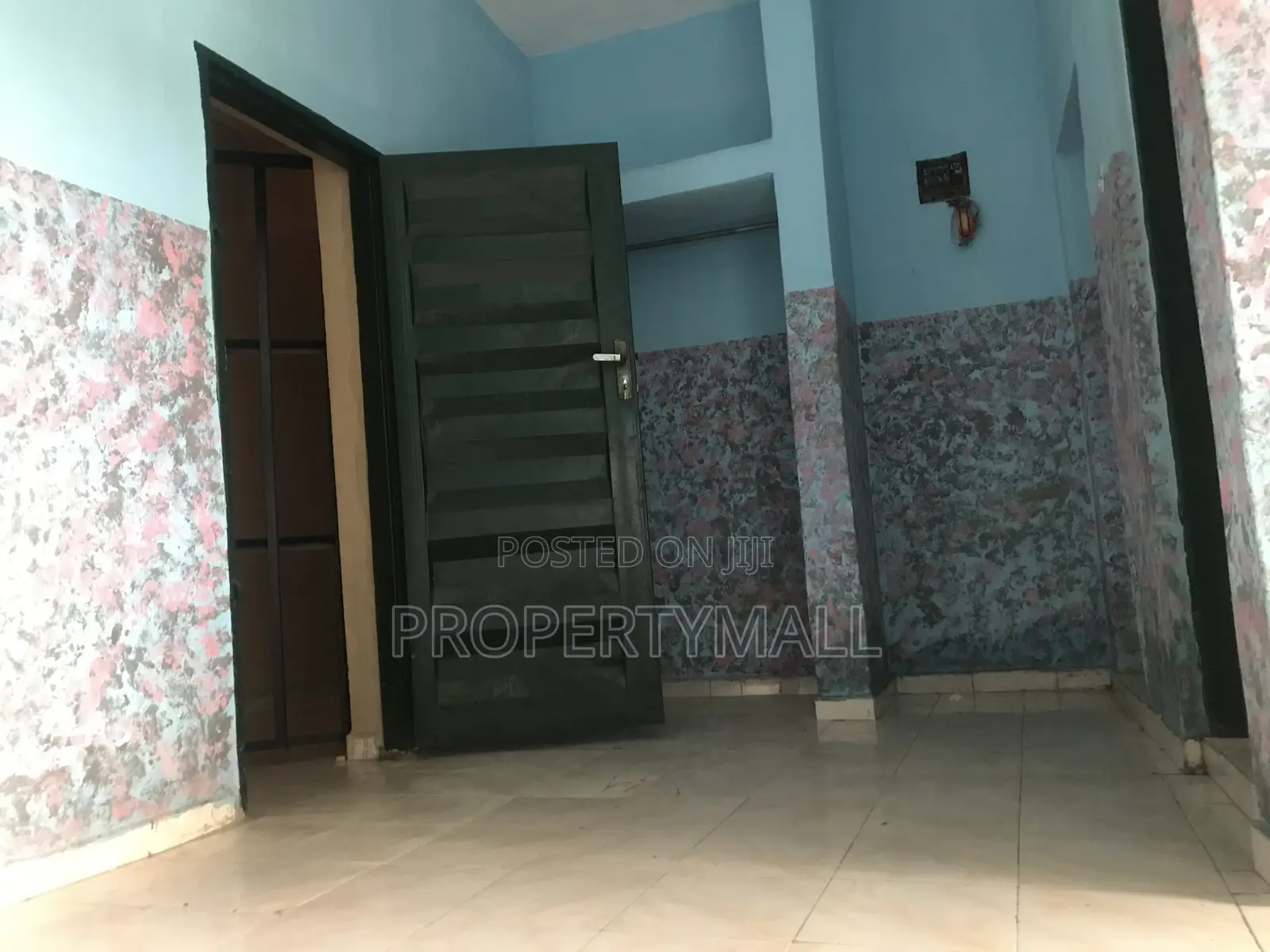 Secured Selfcon to Let