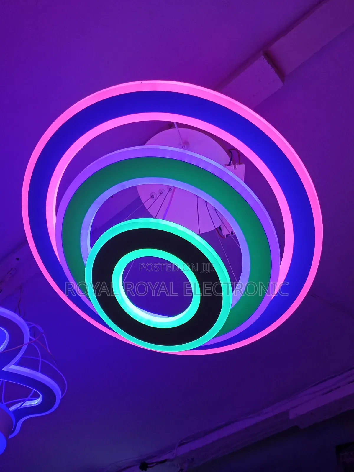 Multicolor New Led Chandelier, Dropping Light.