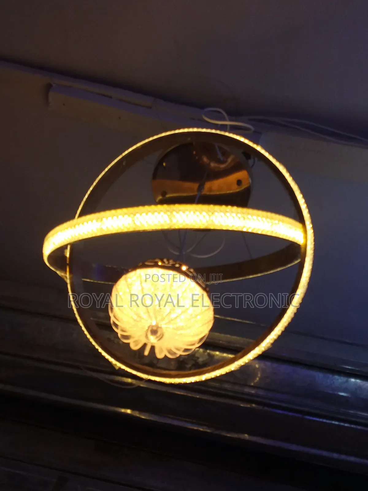 World Class VIP Dropping Chandelier Light