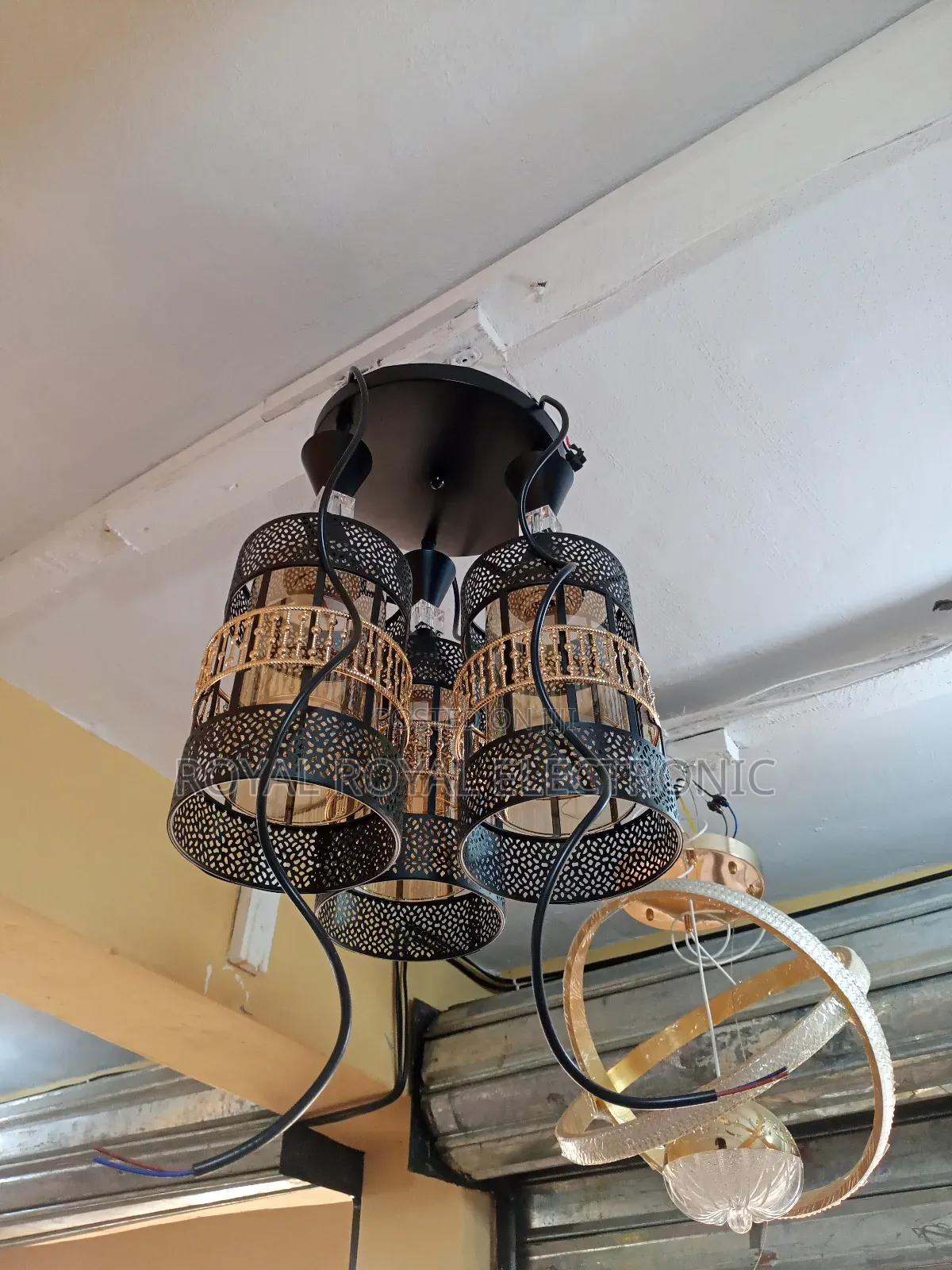 Royal VIP Chandelier Dropping Light