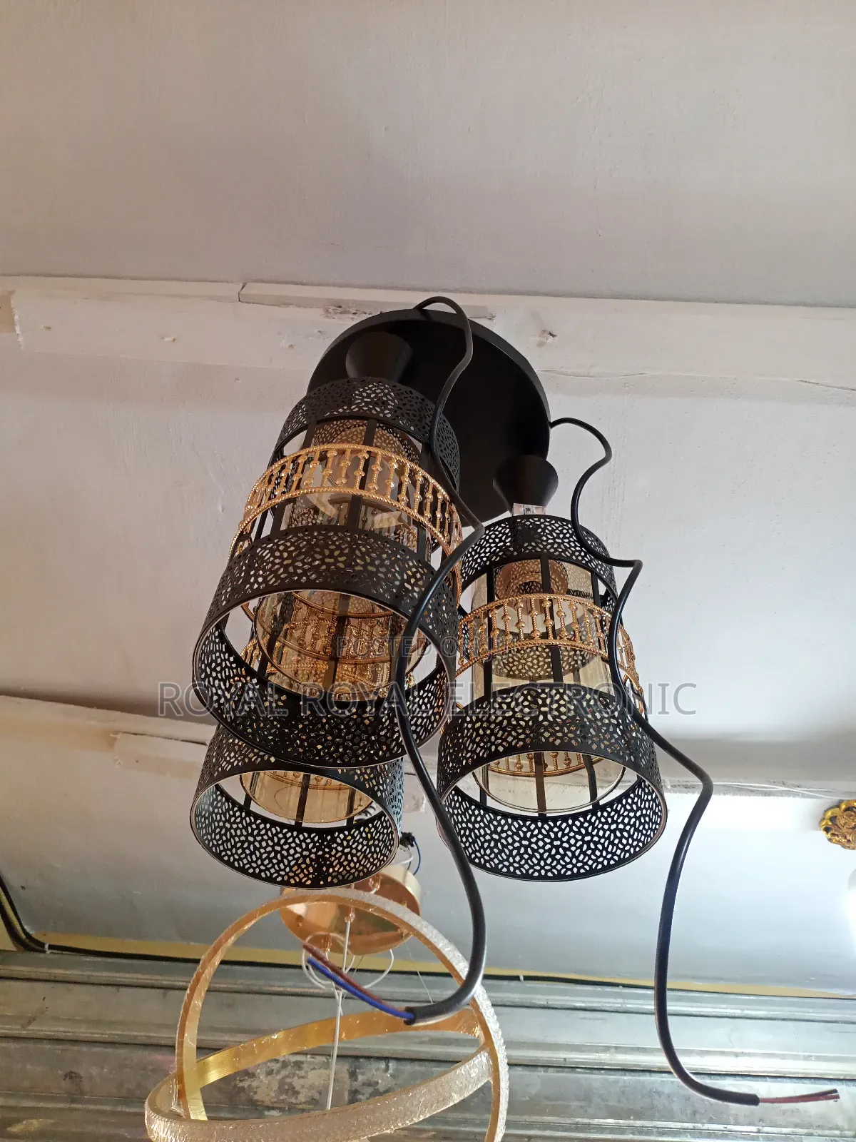 Royal VIP Chandelier Dropping Light