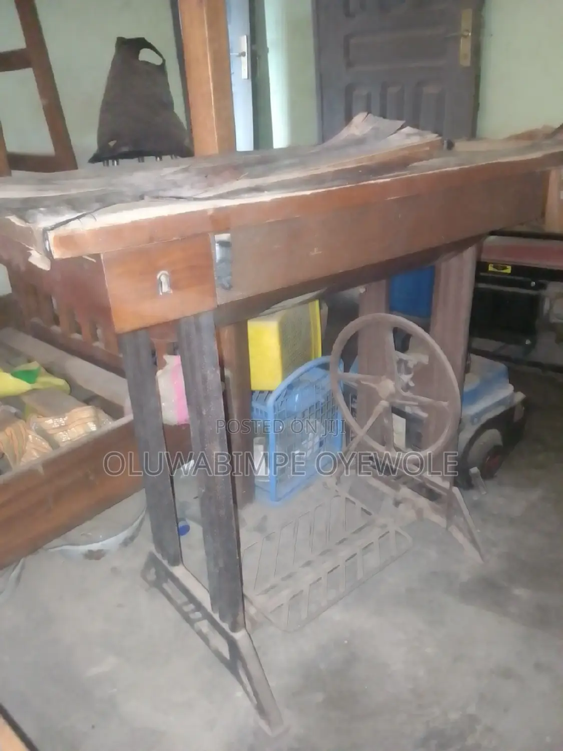 Manual Multipurpose Sewing Machine