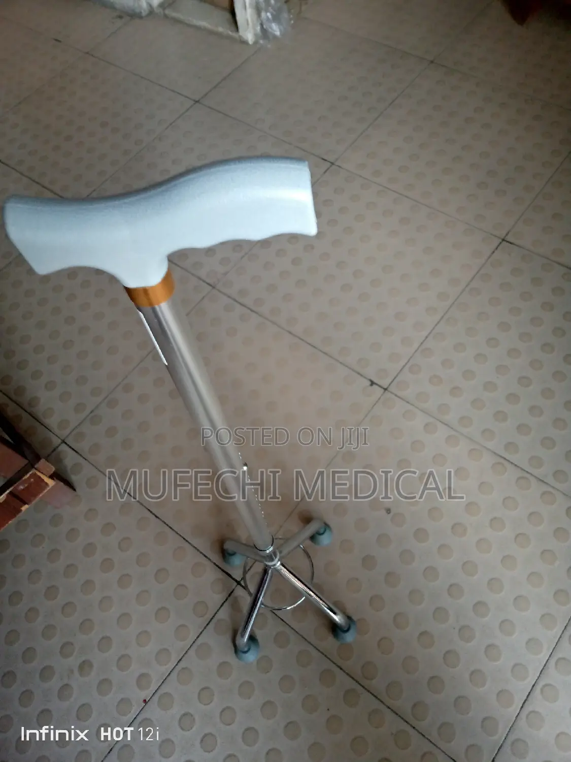 Walking Stick With 4pod