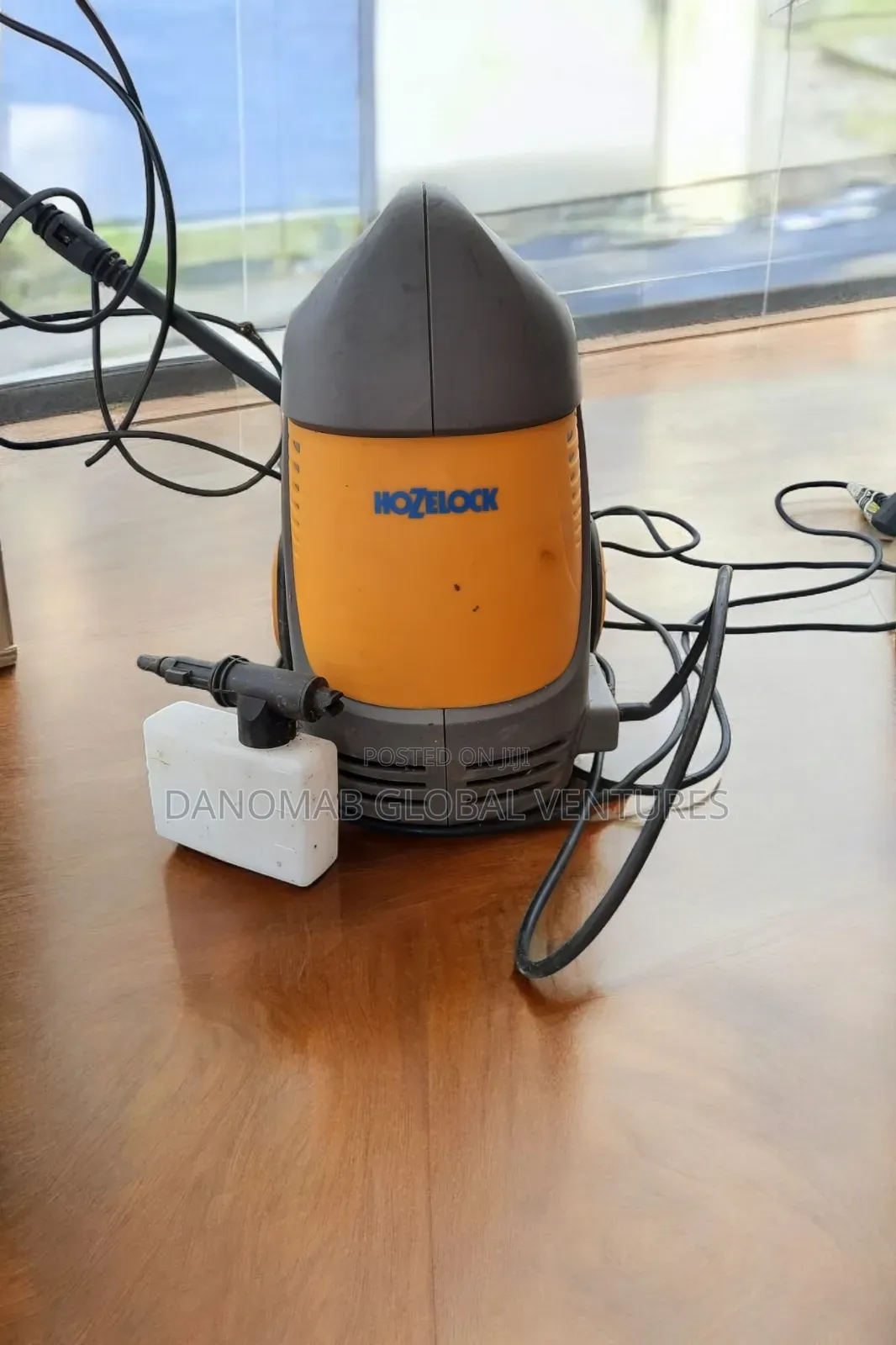 Hozelock High Pressure Washer With Soap Tank