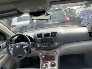 Toyota Highlander Limited 2012 Gray