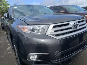Toyota Highlander Limited 2012 Gray