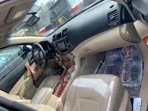 Toyota Highlander Limited 3.5l 4WD 2013 Black