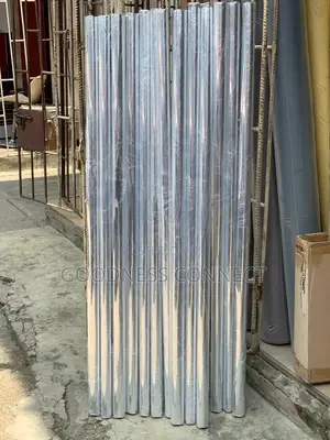 Silve Reflective, Mirror Backdrop