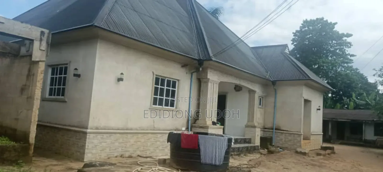 4bdrm Block of Flats in Ekom Iman, Uyo, Akwa for sale