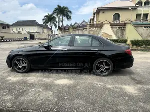 Mercedes-Benz E300 2018 Black