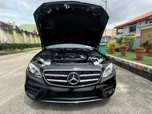 Mercedes-Benz E300 2018 Black