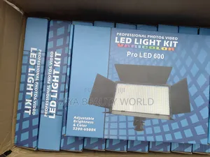 Led Light Pro 600 With Stand