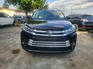 Toyota Highlander XLE 4x4 V6 (3.5L 6cyl 8A) 2017 Black