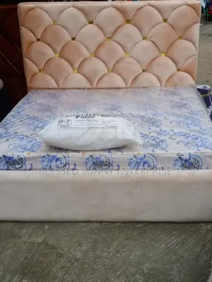 6/6 Feet Bed Frame With Mattress