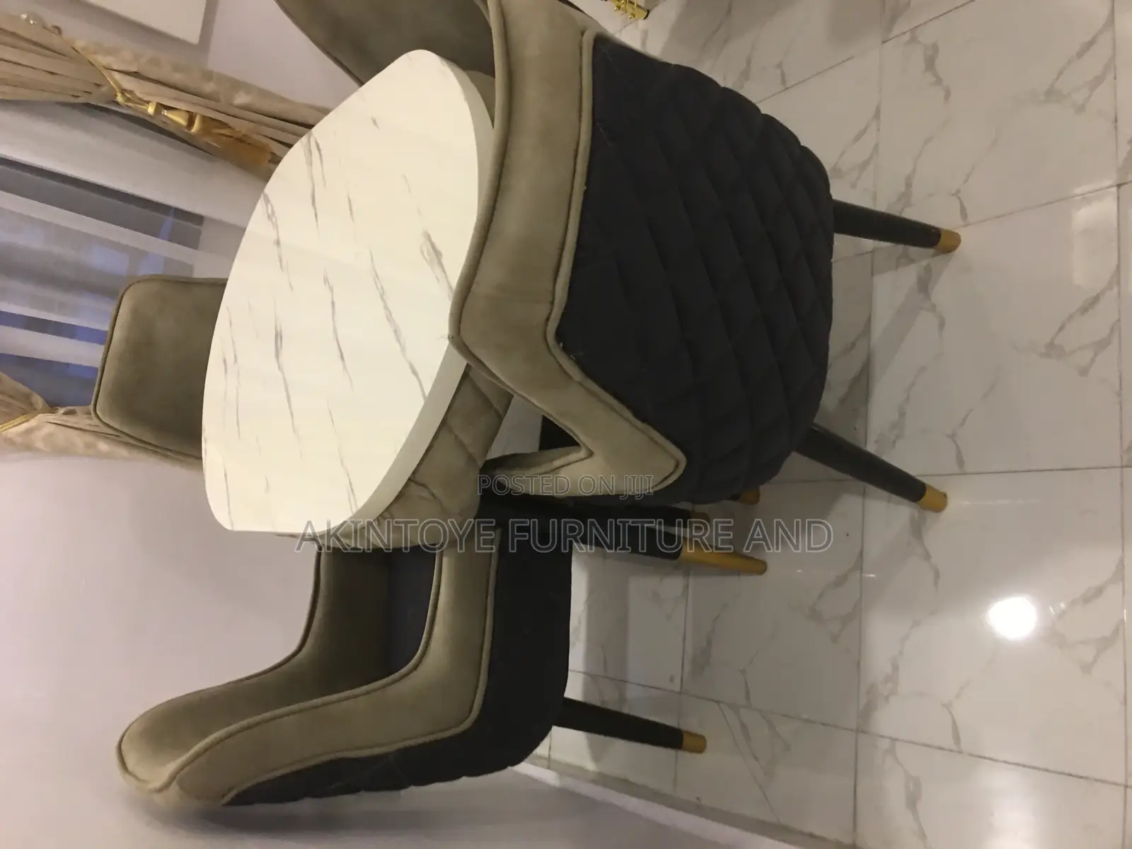 4 Nice Dining Set