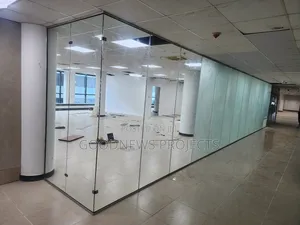 Standard Frameless Office Glass Partition