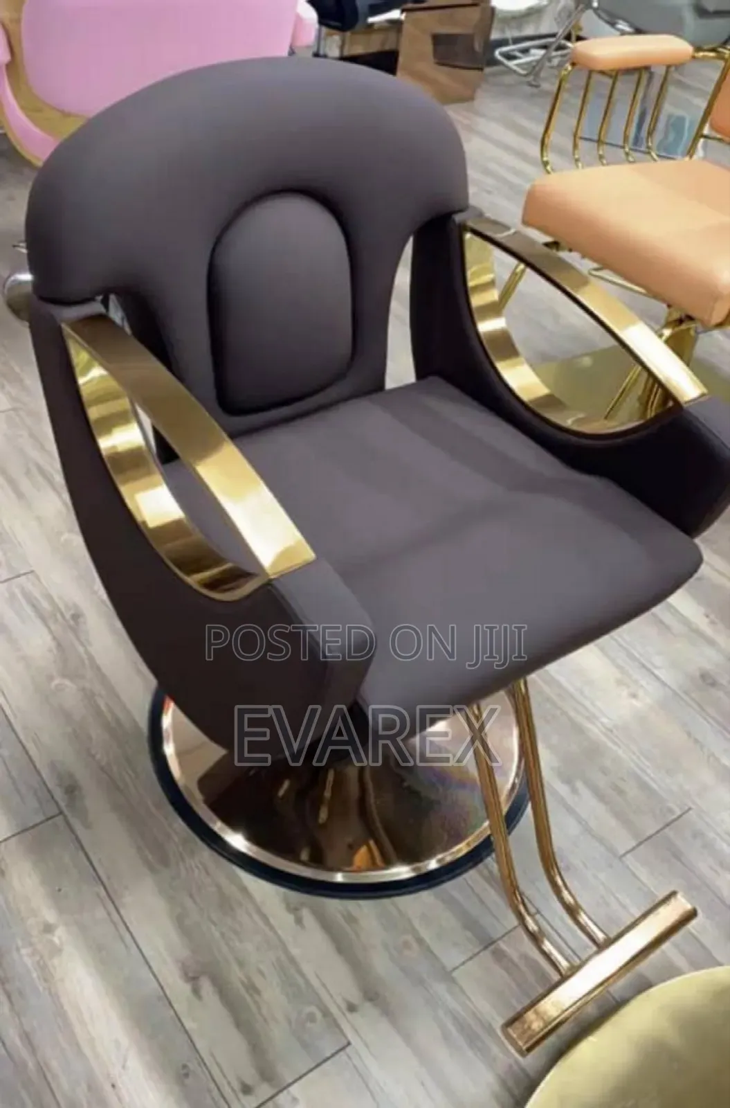 Classic Salon Chair