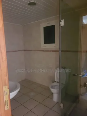 3bdrm Block of Flats in Banana Island for rent