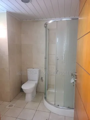 3bdrm Block of Flats in Banana Island for rent