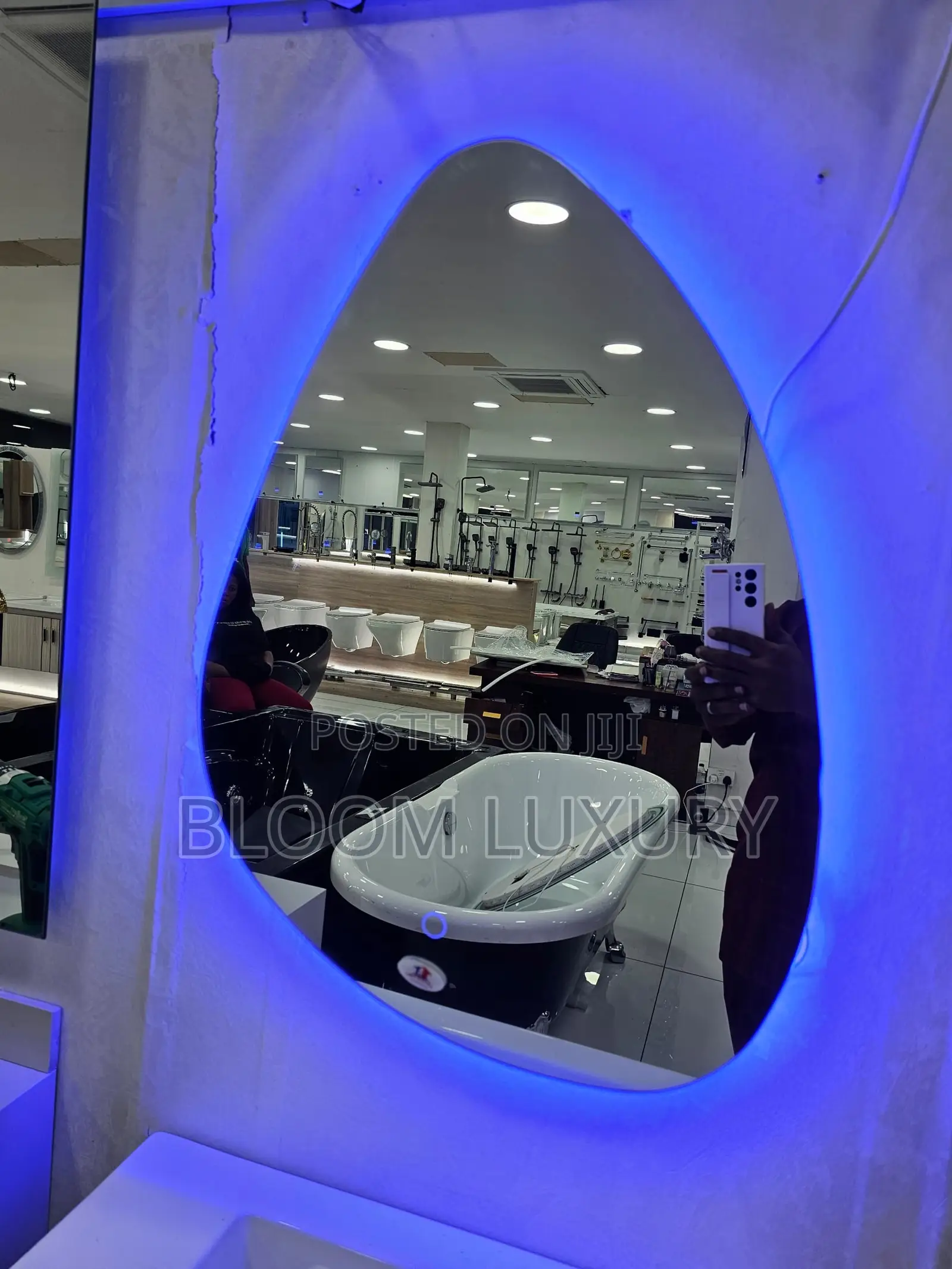 Shapeless LED Mirror