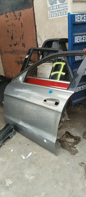 2014 Model Mercedes Benz ML350 Door.
