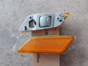 E350 Mercedes Benz Front Bumper Marker Pointer Light.