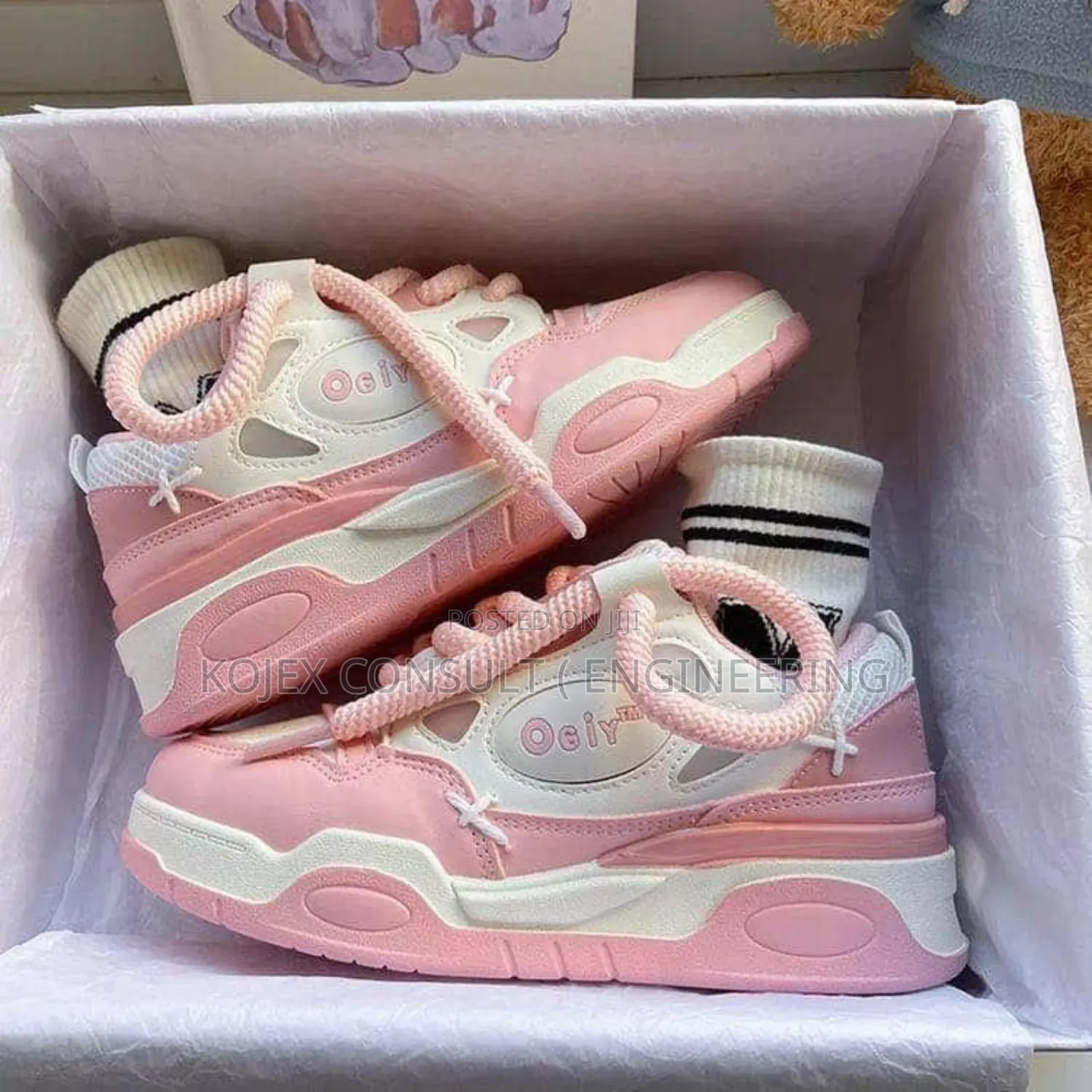 Ogiy Sneakers