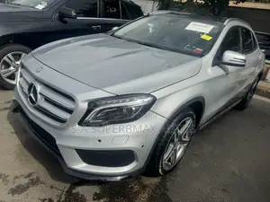 Mercedes-Benz GLA 250 2016 Silver