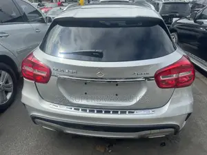 Mercedes-Benz GLA 250 2016 Silver