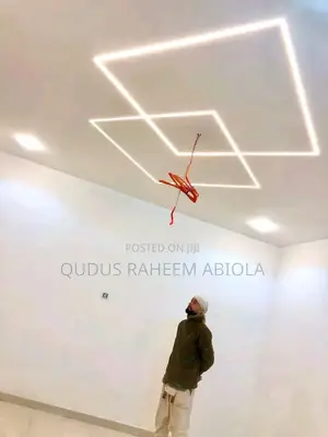 Pop Plaster Board Ceiling With Screeding