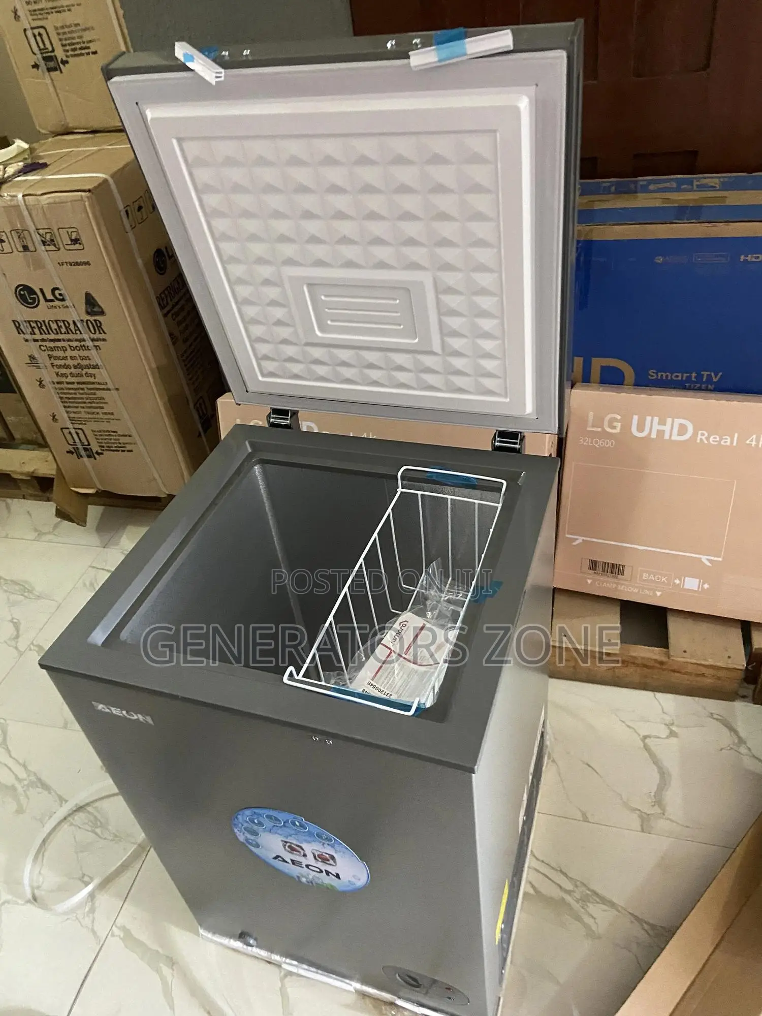 Aeon LED 100L LED Light Chesst Freezer