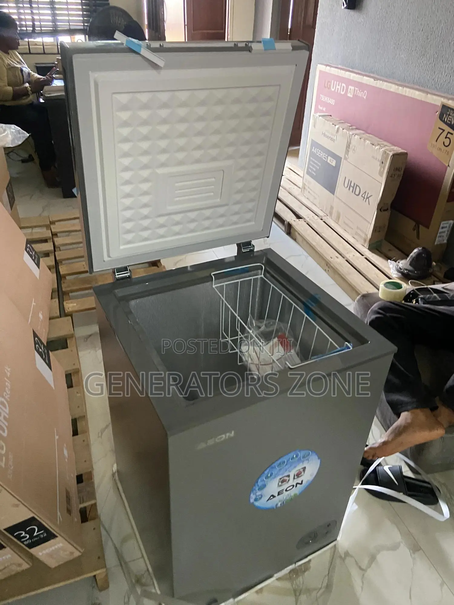 Aeon 100L Silver Chest Freezer