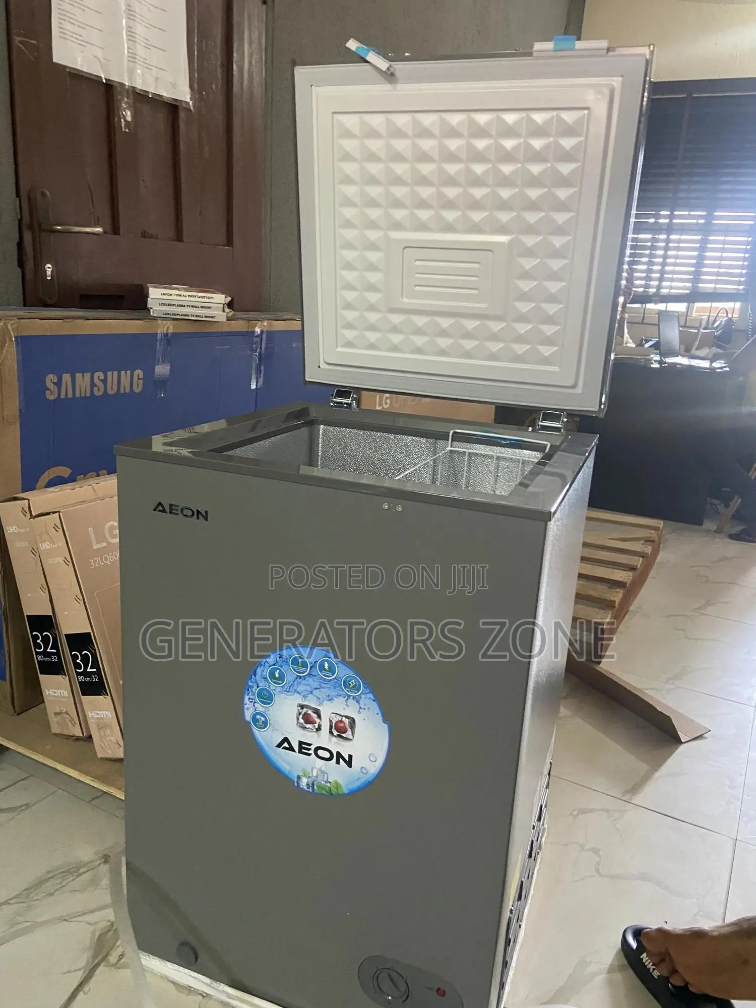 Quiet Operation Aeon 100L Chest Freezer