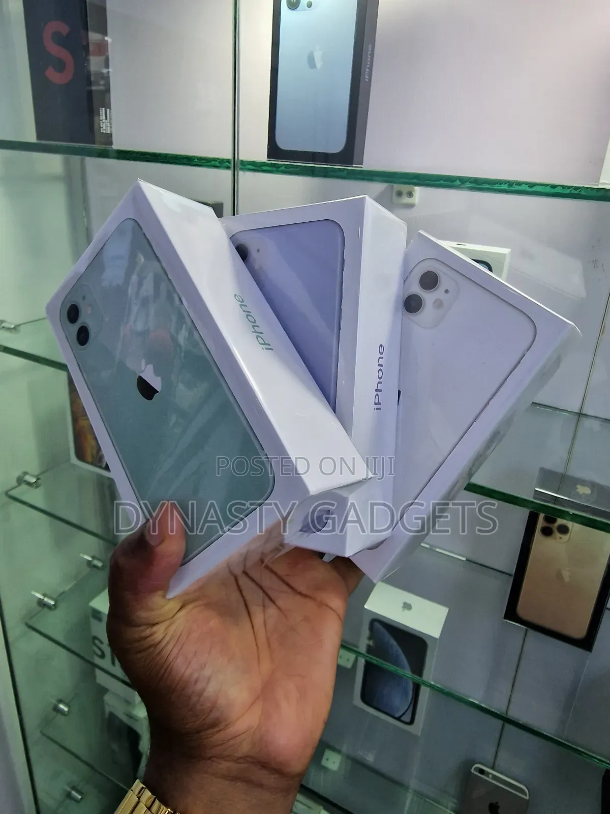 New Apple iPhone 11 64 GB Green