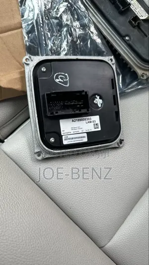 GLA250 2015 Headlight Charger