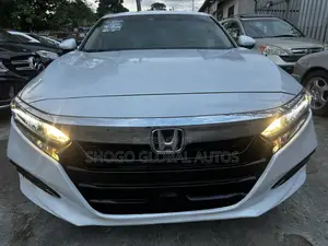Honda Accord Sport 2.0T 2018 White