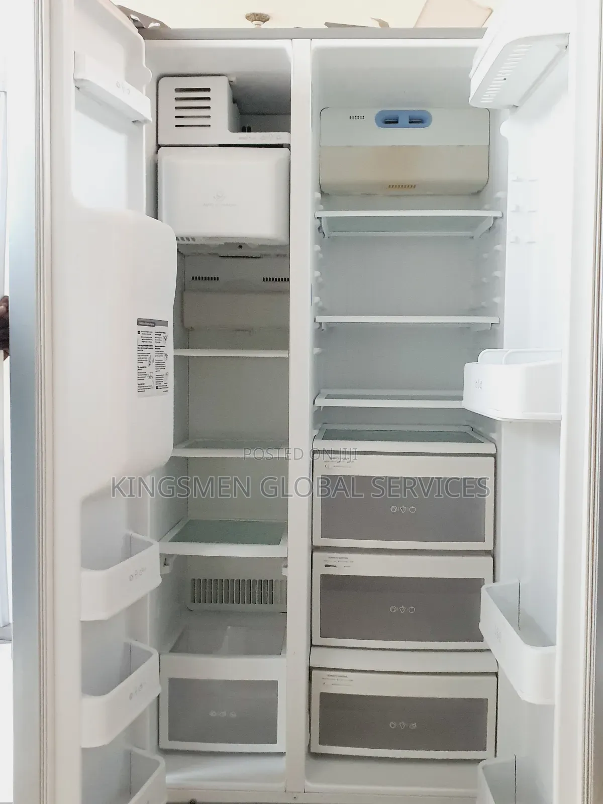 Lg Side by Side Refrigerator With Dispenser and Ice Maker